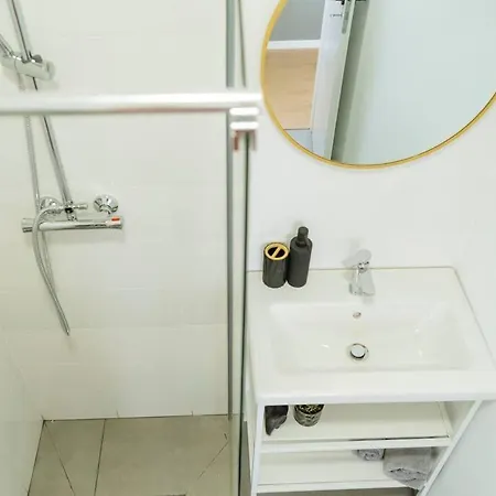 Apartament Genesis - Sala Palatului I Cheap Parking I Balcony