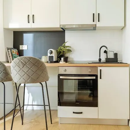 Genesis - Sala Palatului 부쿠레슈티