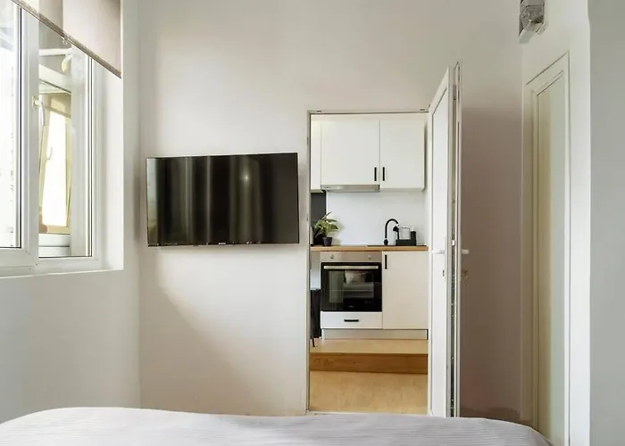 Genesis - Sala Palatului * بوخارست